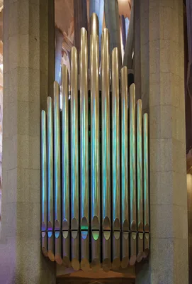 Крипта Колонии Гуэль — (Barcelona) Sagrada Família Orgel - Posterior part in the ambulatory