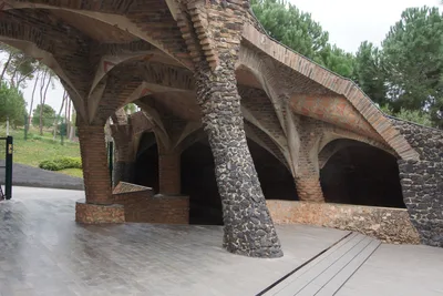 Крипта Колонии Гуэль — Cripta de la Colònia Güell (16906218441)